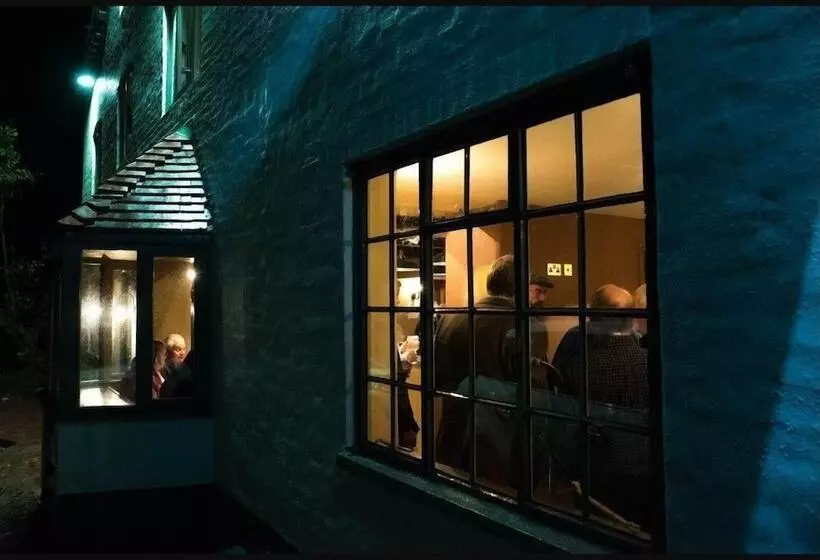 Otel The Pheasant At Neenton