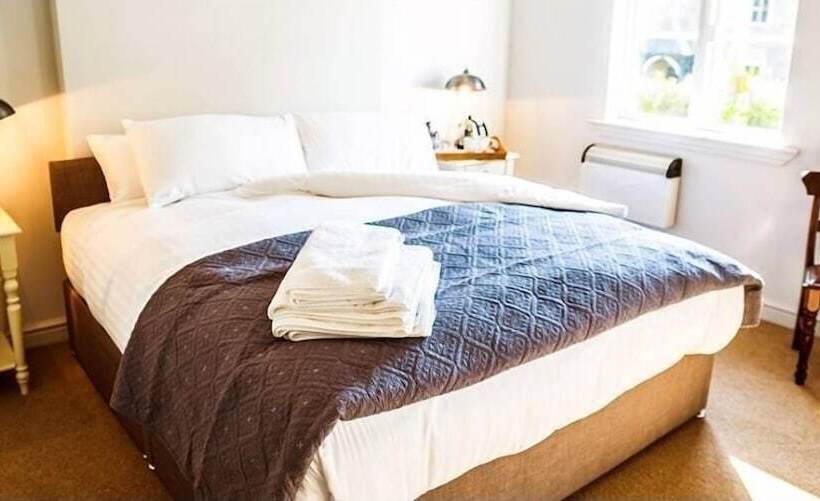 בית מלון כפרי The Pheasant At Neenton