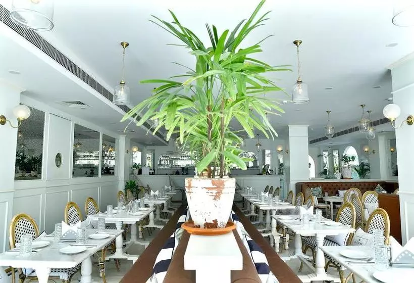 ホテル Capital O 8307 The Garden View
