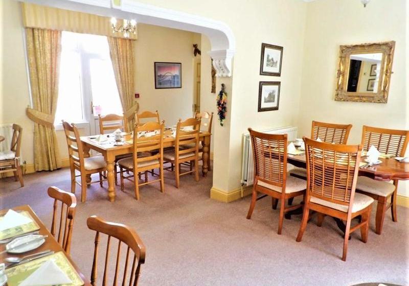 بنسيون Britannia Guest House