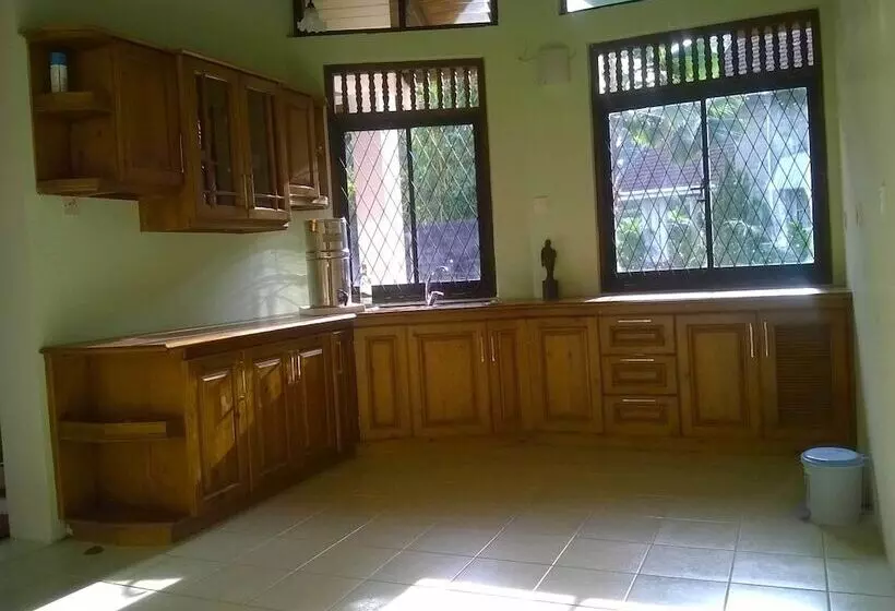 Pensión Sunny Hill Residence