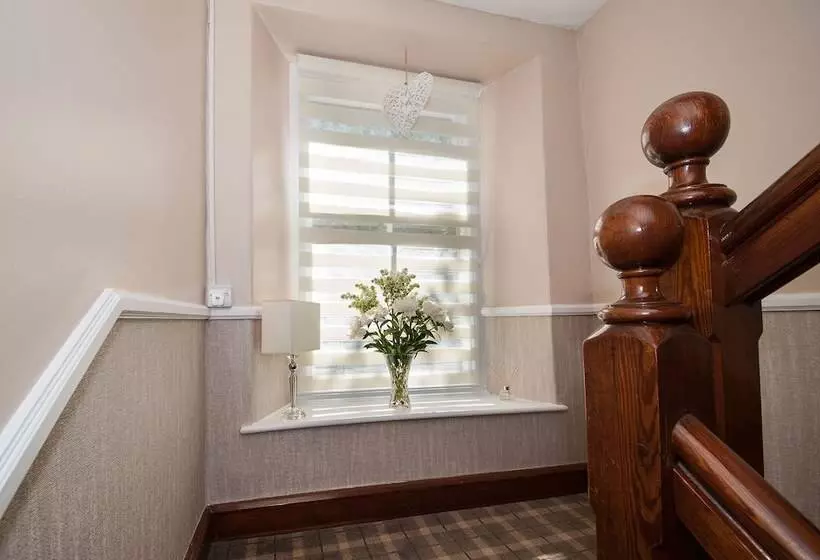 پانسیون The Coppice   Including Off Site Health Club