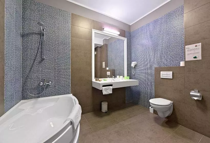 Tomis Garden Apartments Mamaia