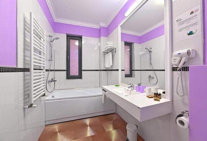 Tomis Garden Apartments Mamaia