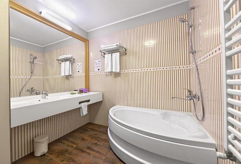 Tomis Garden Apartments Mamaia