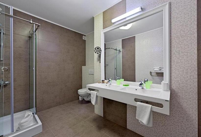 Tomis Garden Apartments Mamaia