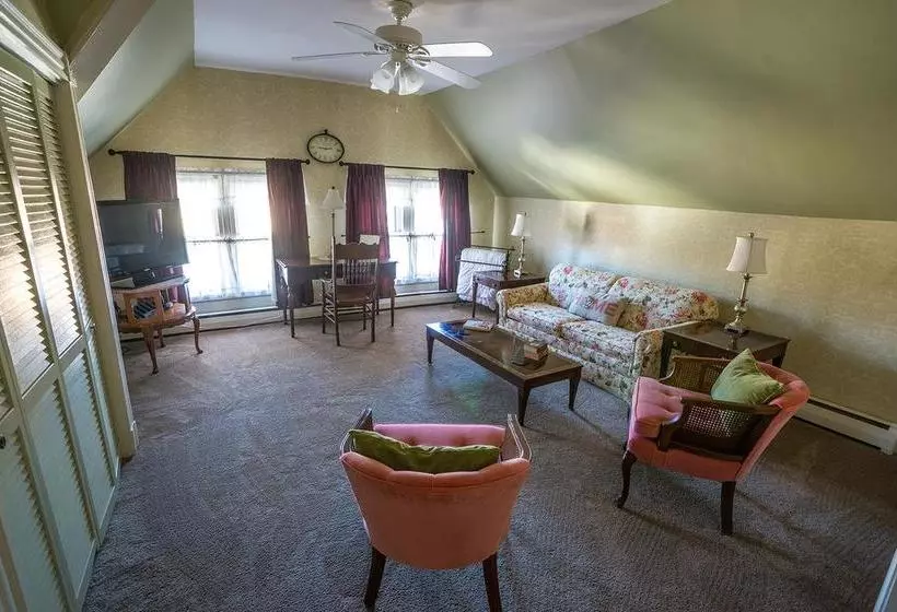 Bed and Breakfast The Wallingford Victorian Inn