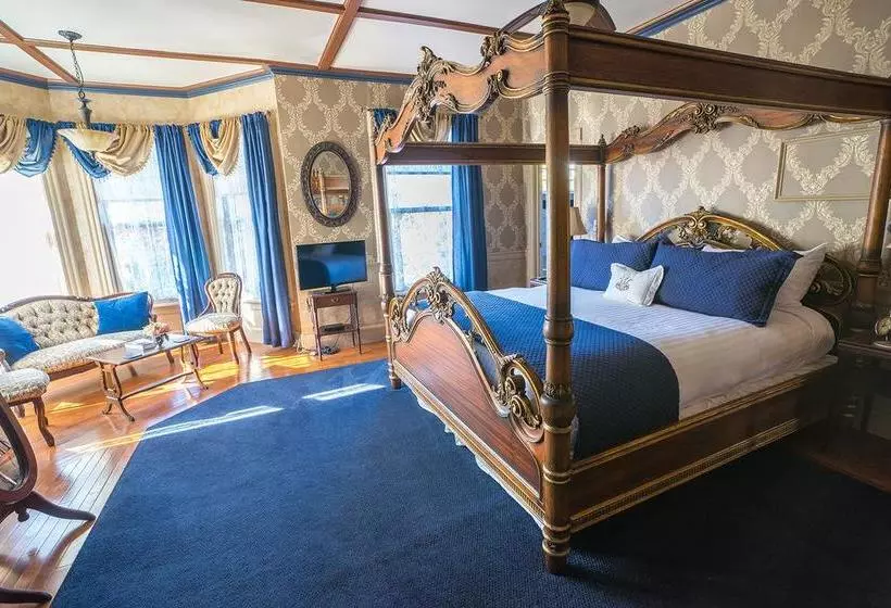 Bed and Breakfast The Wallingford Victorian Inn