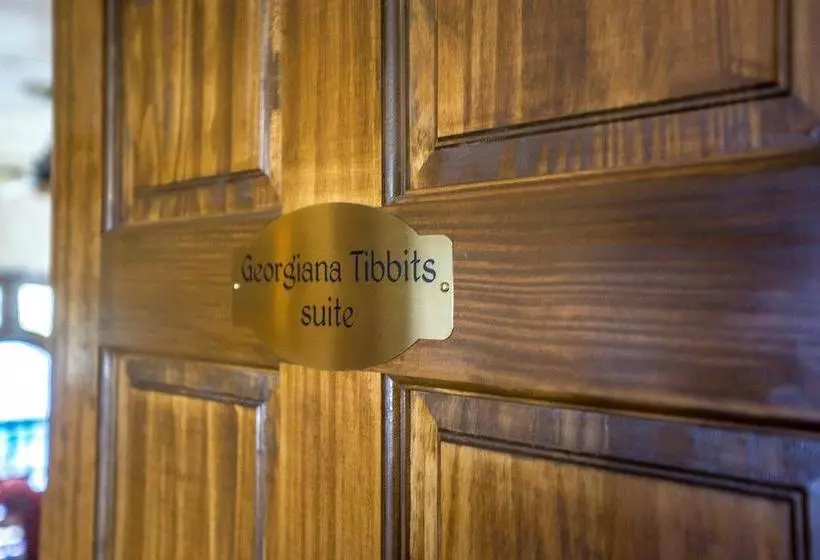 Bed and Breakfast The Wallingford Victorian Inn