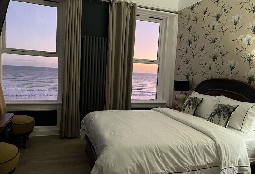 فندق Astral Lodge