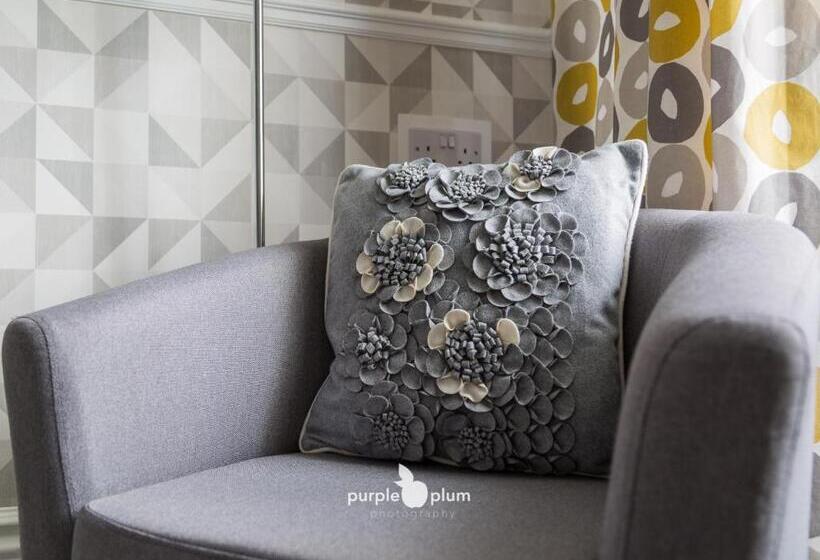 فندق Astral Lodge