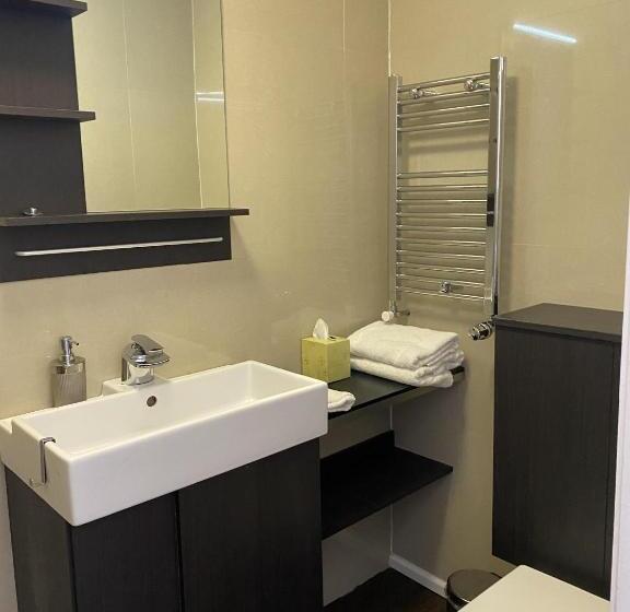 فندق Astral Lodge