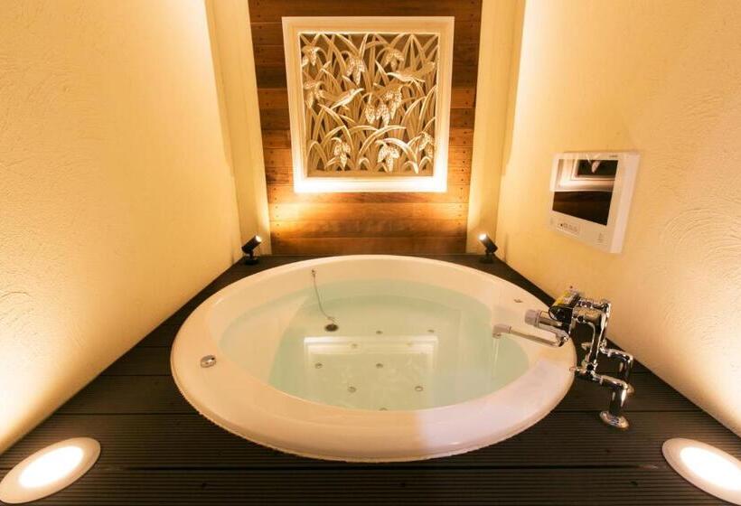 فندق Atlantis Higashi Osaka