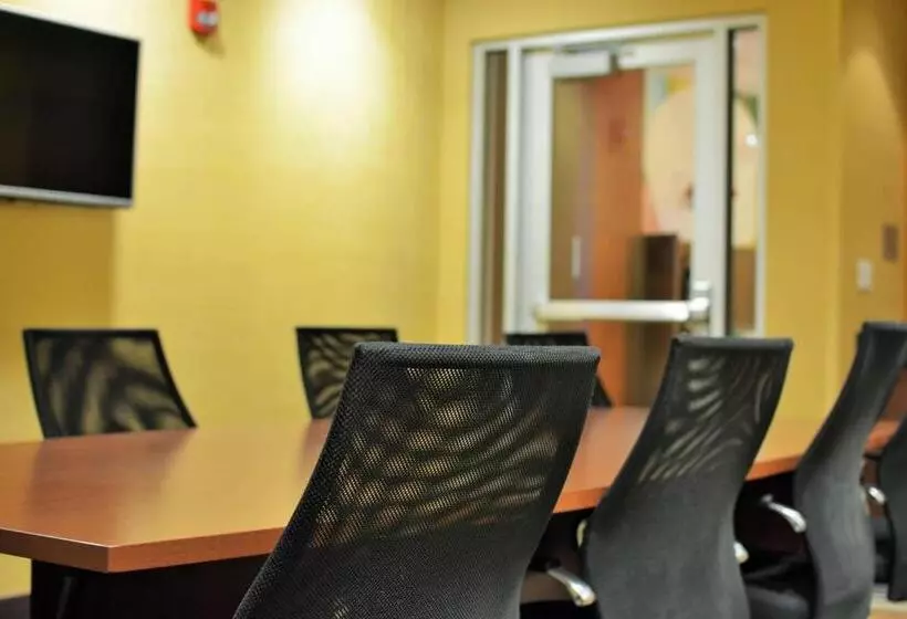 ホテル Fairfield Inn & Suites By Marriott Omaha Northwest