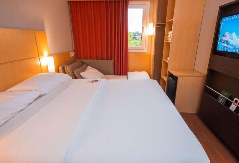 هتل Ibis Asuncion