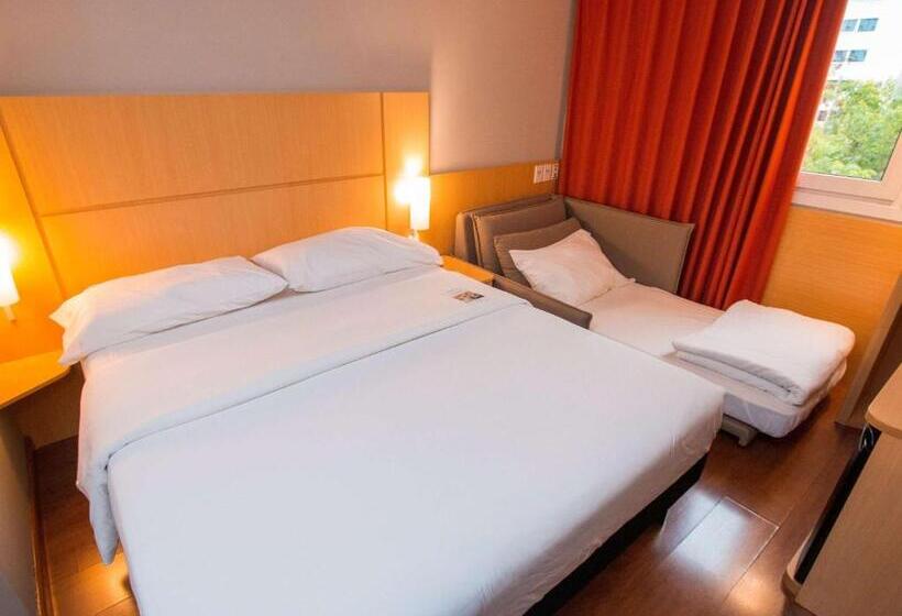 هتل Ibis Asuncion