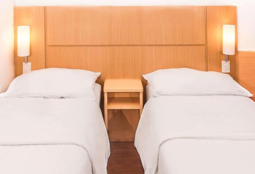 هتل Ibis Asuncion