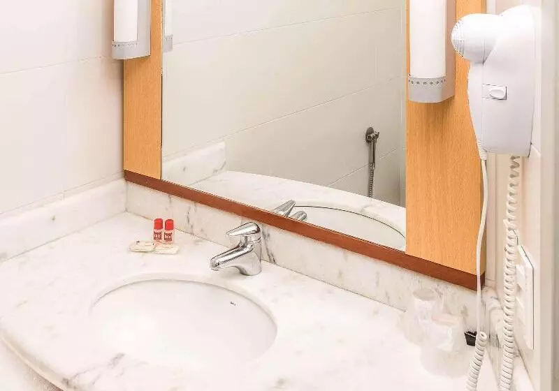 هتل Ibis Asuncion