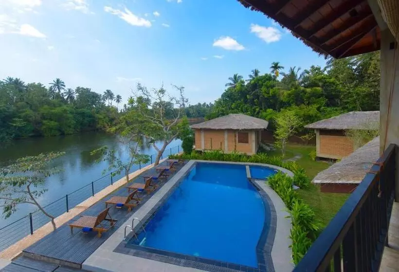 هتل Karunakarala Ayurveda Resort