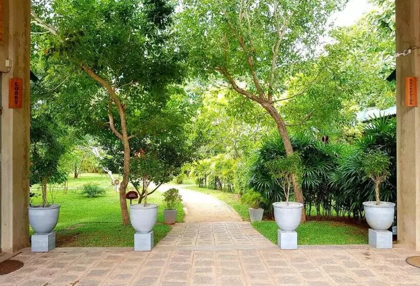 هتل Karunakarala Ayurveda Resort