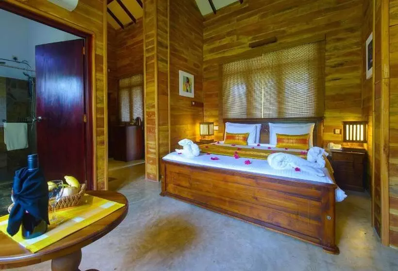 هتل Karunakarala Ayurveda Resort