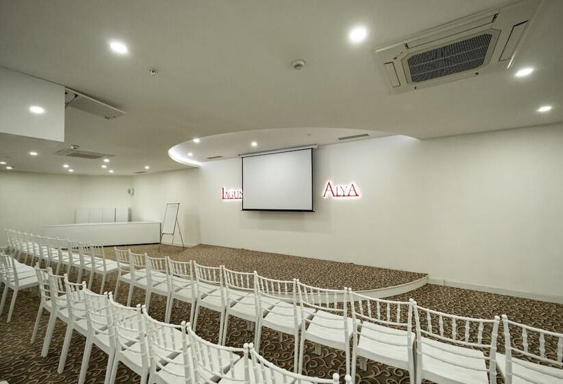 فندق Laguna Beach Alya Resort & Spa   All Inclusive