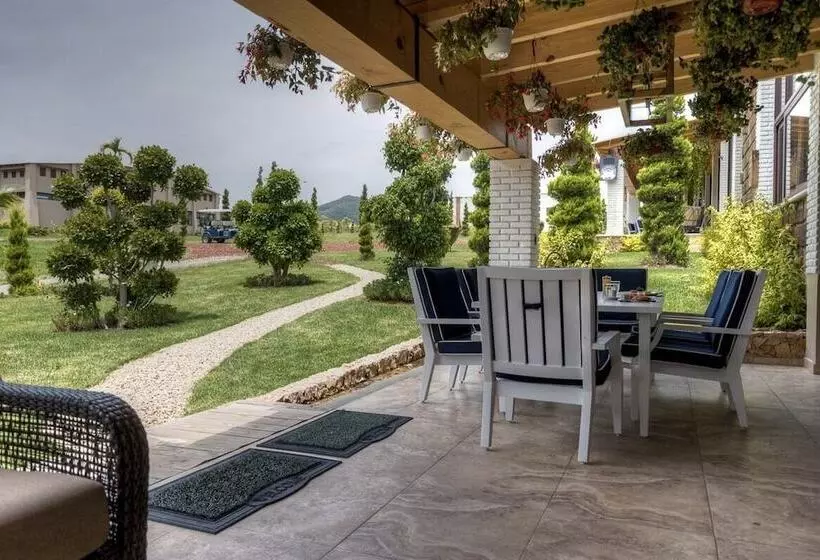 Hotel Matea San Isidro