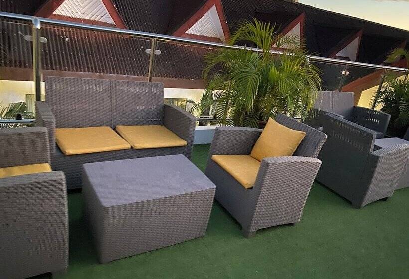 Hotel Nirvana Beach Resort