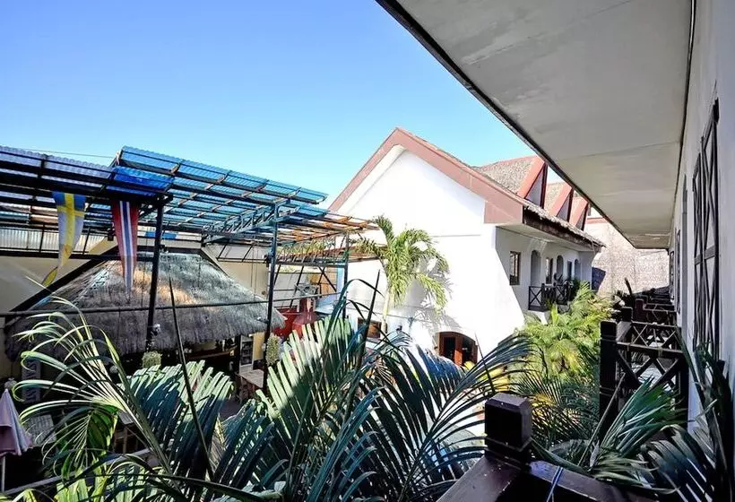 Hotel Nirvana Beach Resort