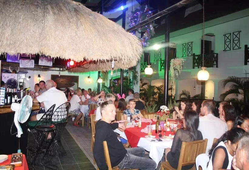 Hotel Nirvana Beach Resort