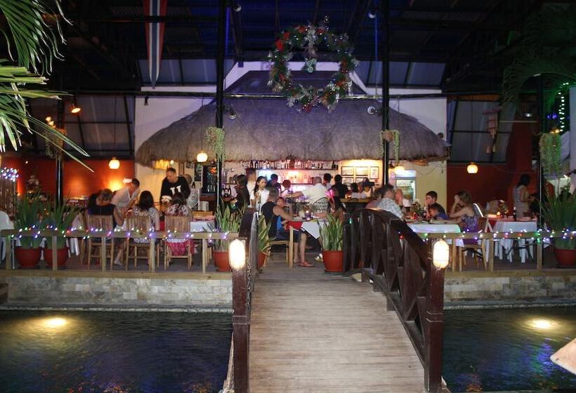 Hotel Nirvana Beach Resort