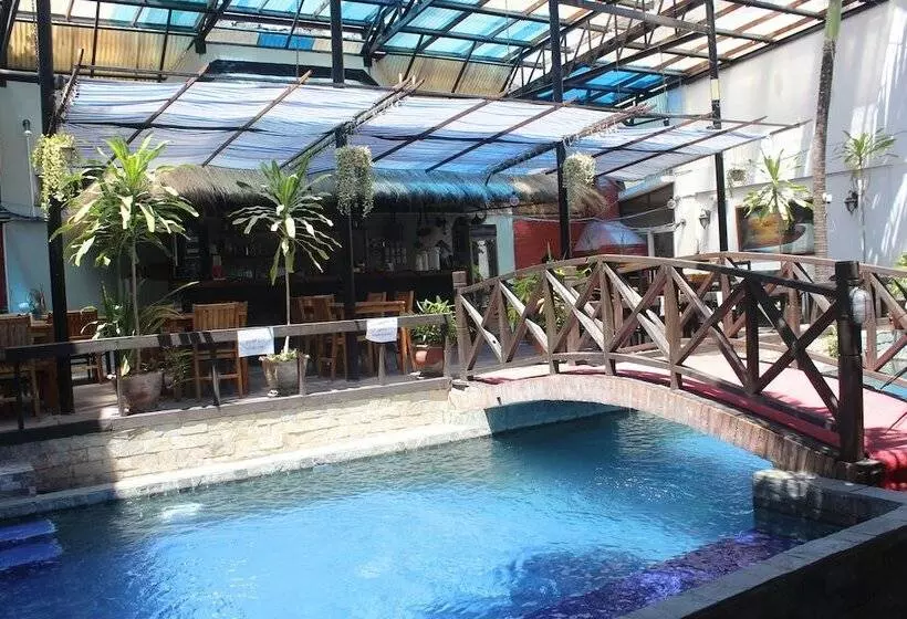 Hotel Nirvana Beach Resort