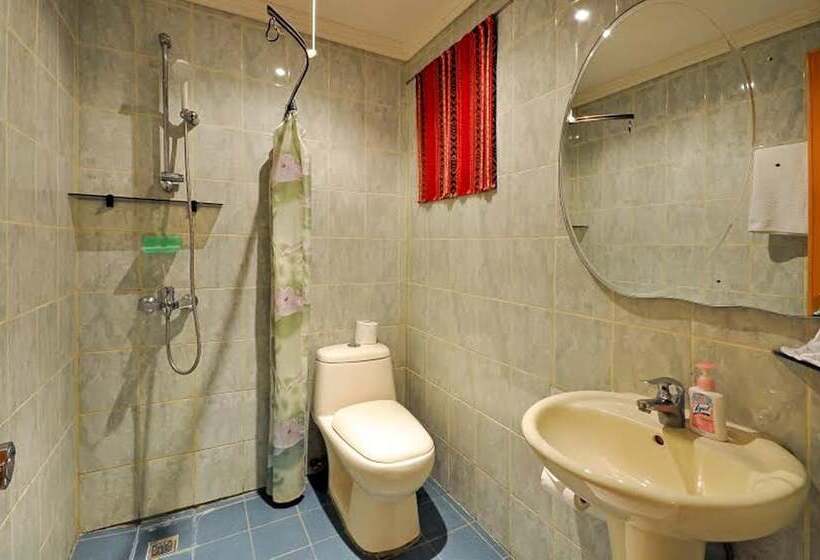 Hotel Nirvana Beach Resort