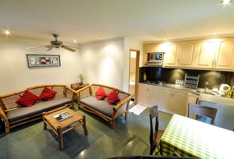 호텔 Nirvana Beach Resort