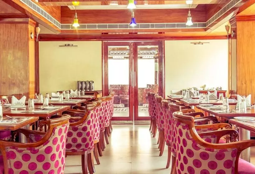 ホテル Oyo Premium Station Road Visakhapatnam