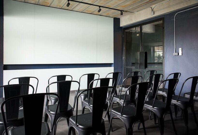 Theorie Hotel Sukhumvit By Slh Sha Extra Plus