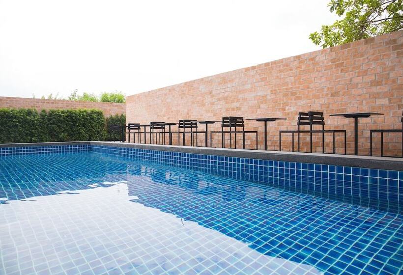 Theorie Hotel Sukhumvit By Slh Sha Extra Plus