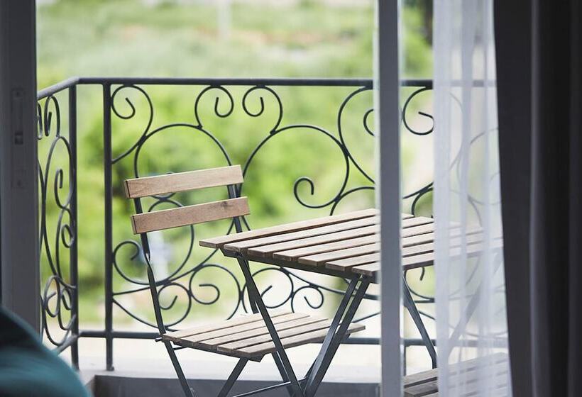 Theorie Hotel Sukhumvit By Slh Sha Extra Plus