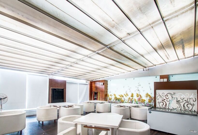 Hotell Treebo Cherry Tree