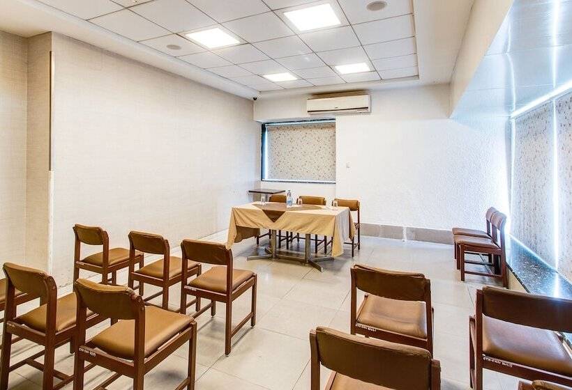 Hotell Treebo Cherry Tree