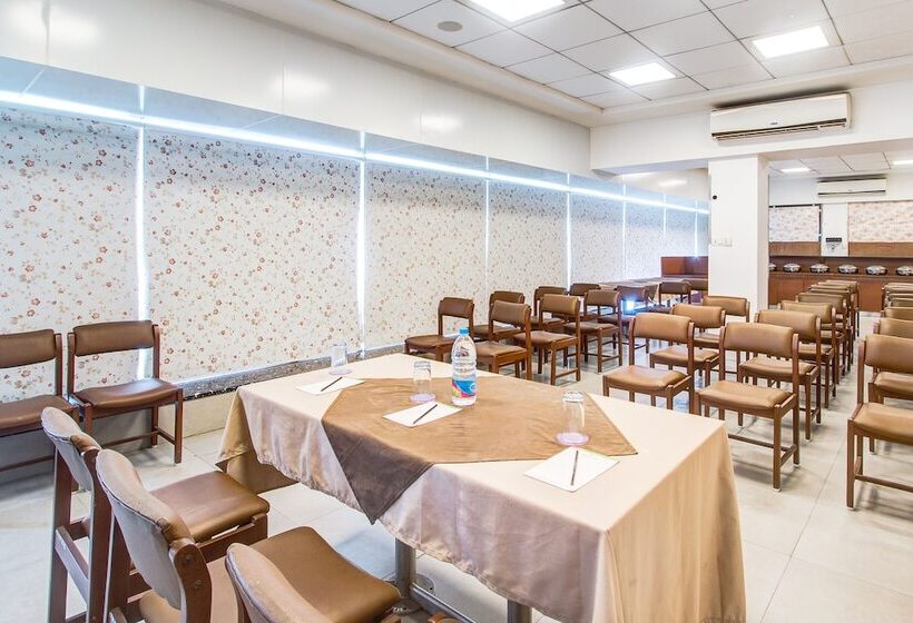 Hotell Treebo Cherry Tree