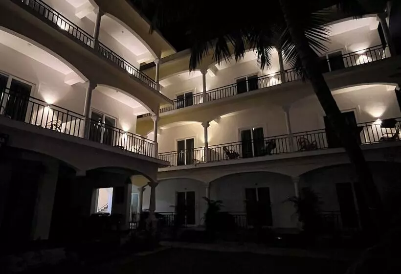 Morjim Sunset Guesthouse  Apartments With Kitchen & Ac Rooms