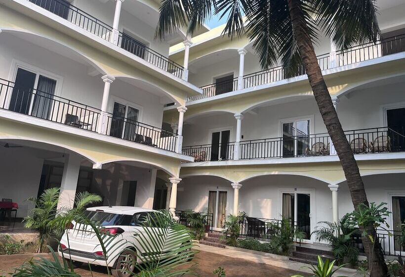 Morjim Sunset Guesthouse  Apartments With Kitchen & Ac Rooms