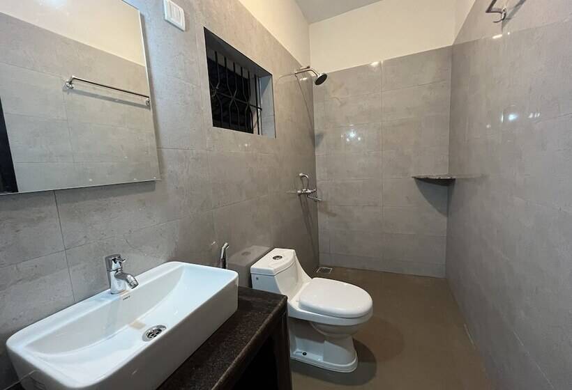 Morjim Sunset Guesthouse  Apartments With Kitchen & Ac Rooms