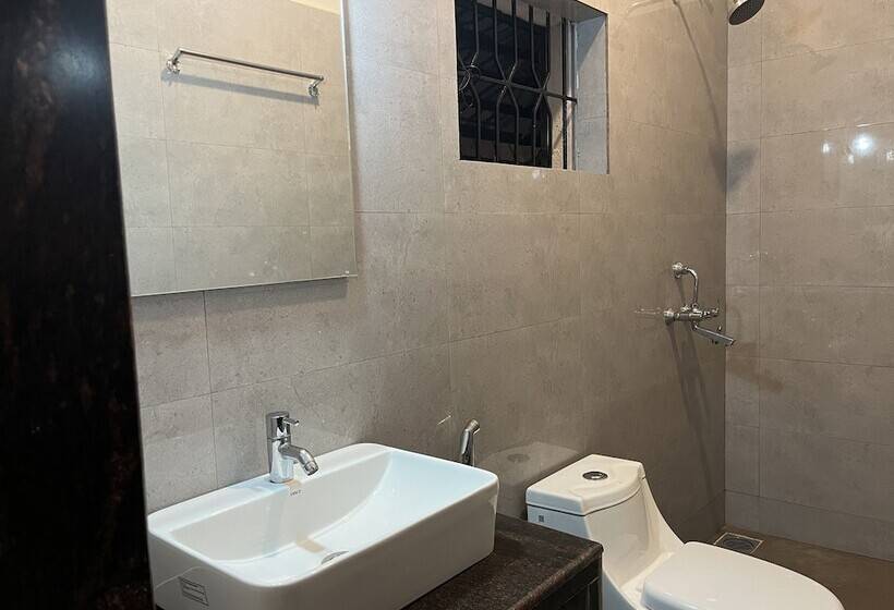 Morjim Sunset Guesthouse  Apartments With Kitchen & Ac Rooms