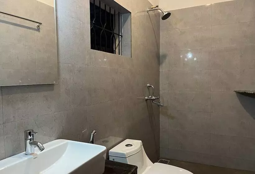 Morjim Sunset Guesthouse  Apartments With Kitchen & Ac Rooms