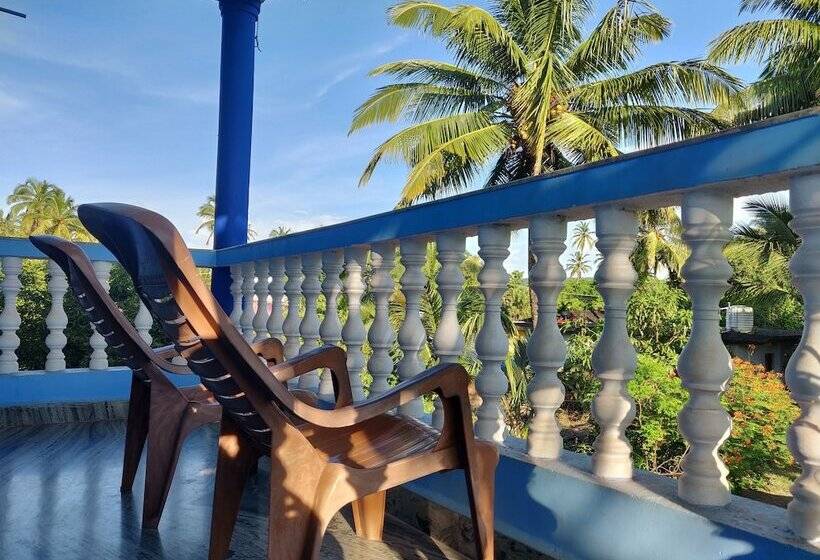 Morjim Sunset Guesthouse  Apartments With Kitchen & Ac Rooms