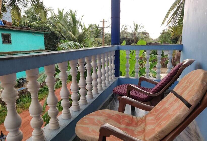 Morjim Sunset Guesthouse  Apartments With Kitchen & Ac Rooms