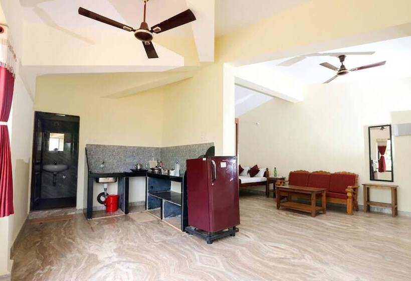 Morjim Sunset Guesthouse  Apartments With Kitchen & Ac Rooms