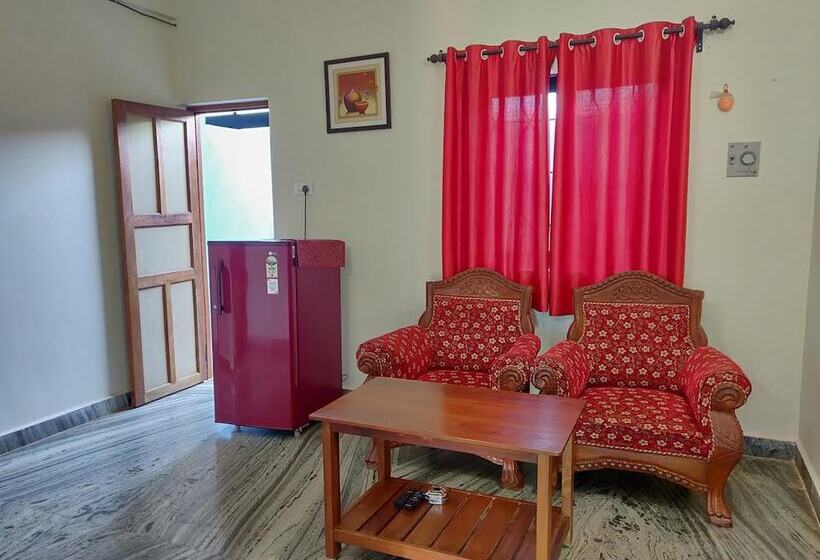 Morjim Sunset Guesthouse  Apartments With Kitchen & Ac Rooms